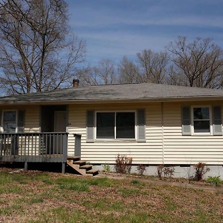 Cozy Retreat For Your Upcoming Trip Knoxville Bagian luar foto