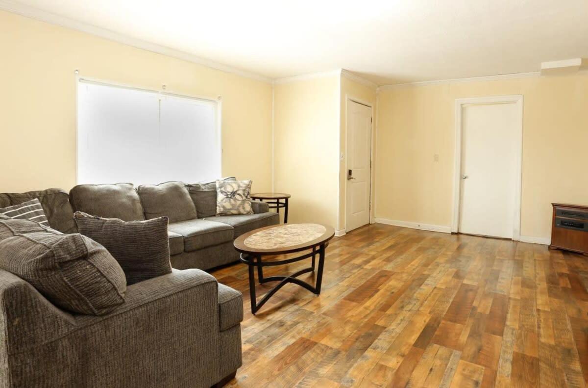 Cozy Retreat For Your Upcoming Trip Knoxville Bagian luar foto