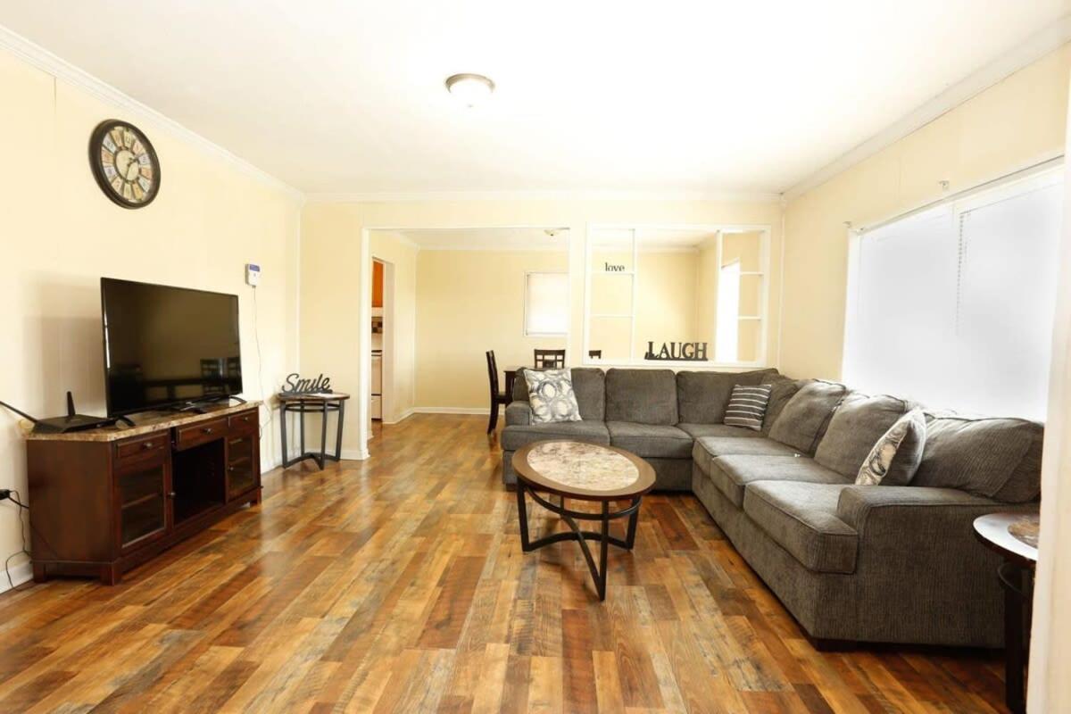 Cozy Retreat For Your Upcoming Trip Knoxville Bagian luar foto